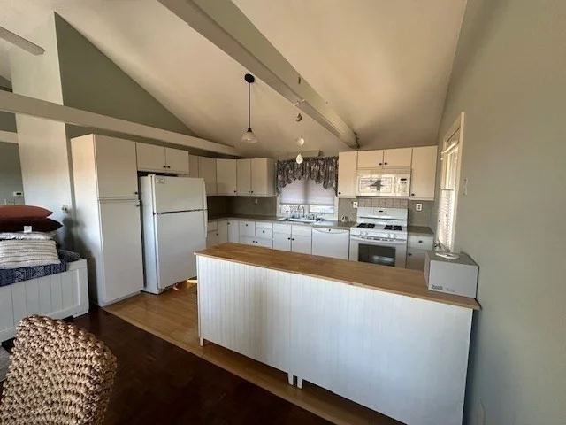 3 bed, 2 bath apartment for rent at 155 Meadowview, Rexhame — photo 7 of 30