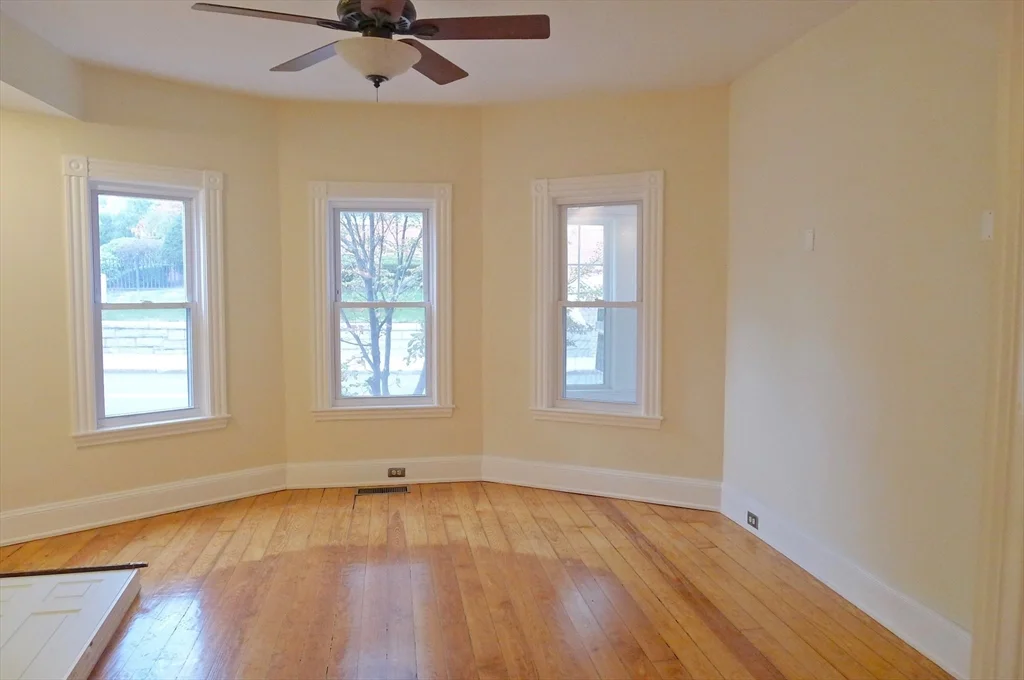 5 bed, 2 bath apartment for rent at 155 Oak St, Newton Upper Falls — photo 4 of 16