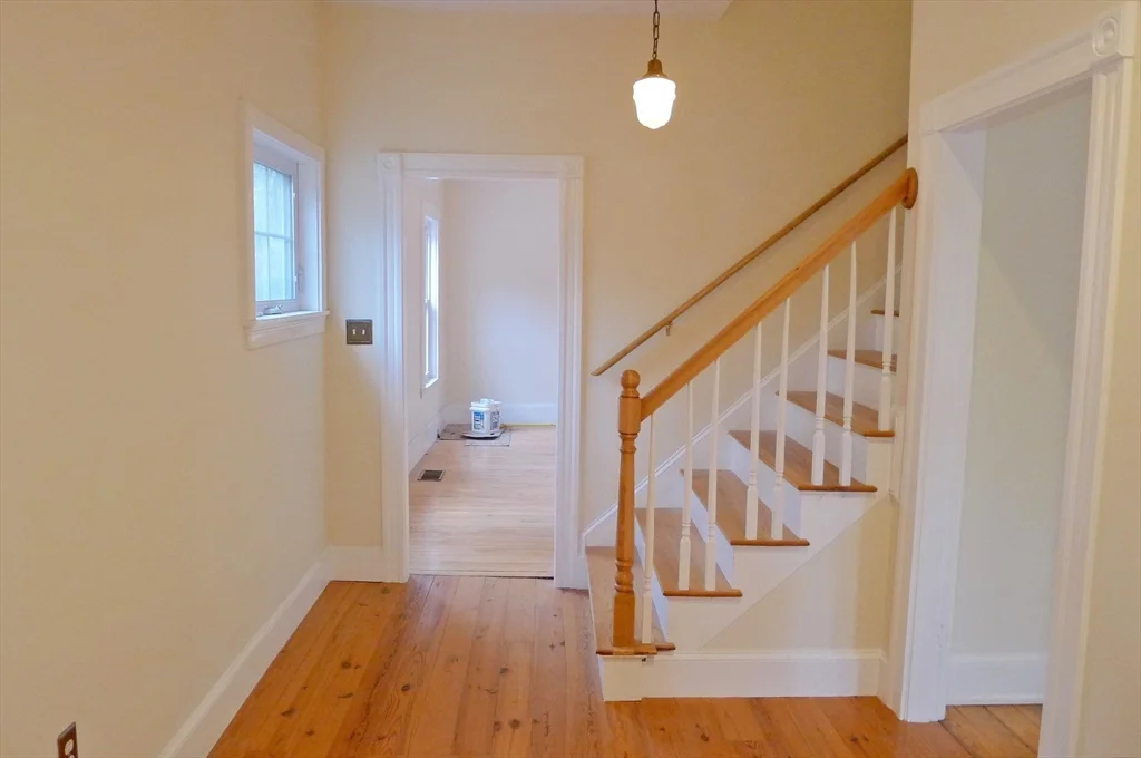 5 bed, 2 bath apartment for rent at 155 Oak St, Newton Upper Falls — photo 6 of 16