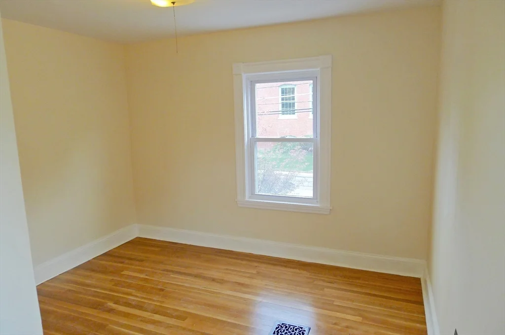 5 bed, 2 bath apartment for rent at 155 Oak St, Newton Upper Falls — photo 11 of 16