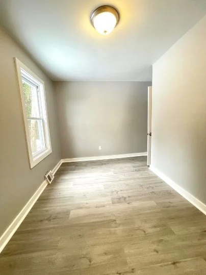 3 bed, 1 bath apartment for rent at 155 Oak St Unit 1, Taunton — photo 3 of 12