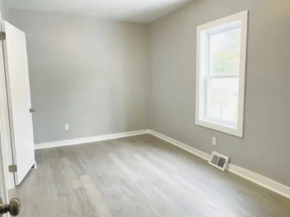 3 bed, 1 bath apartment for rent at 155 Oak St Unit 1, Taunton — photo 5 of 12