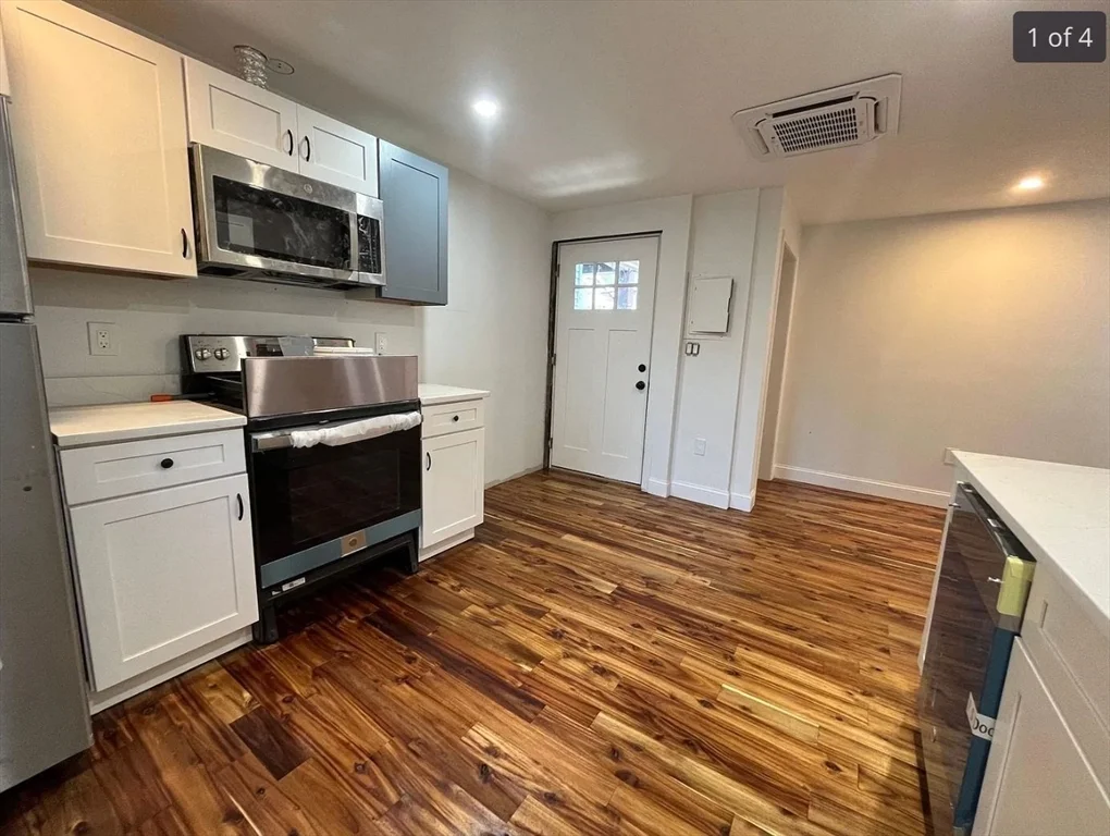1 bed, 1 bath apartment for rent at 155 Orange St Unit B, Chelsea