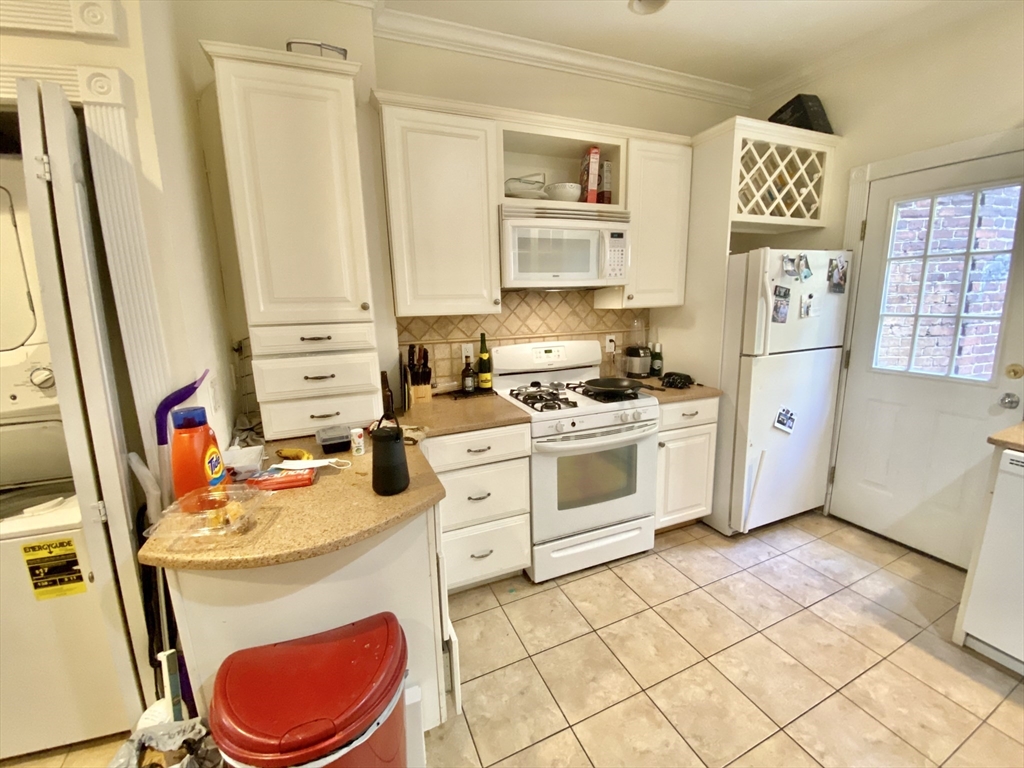 3 bed, 1 bath apartment for rent at 155 Salem St Unit 1, North End — photo 7 of 18