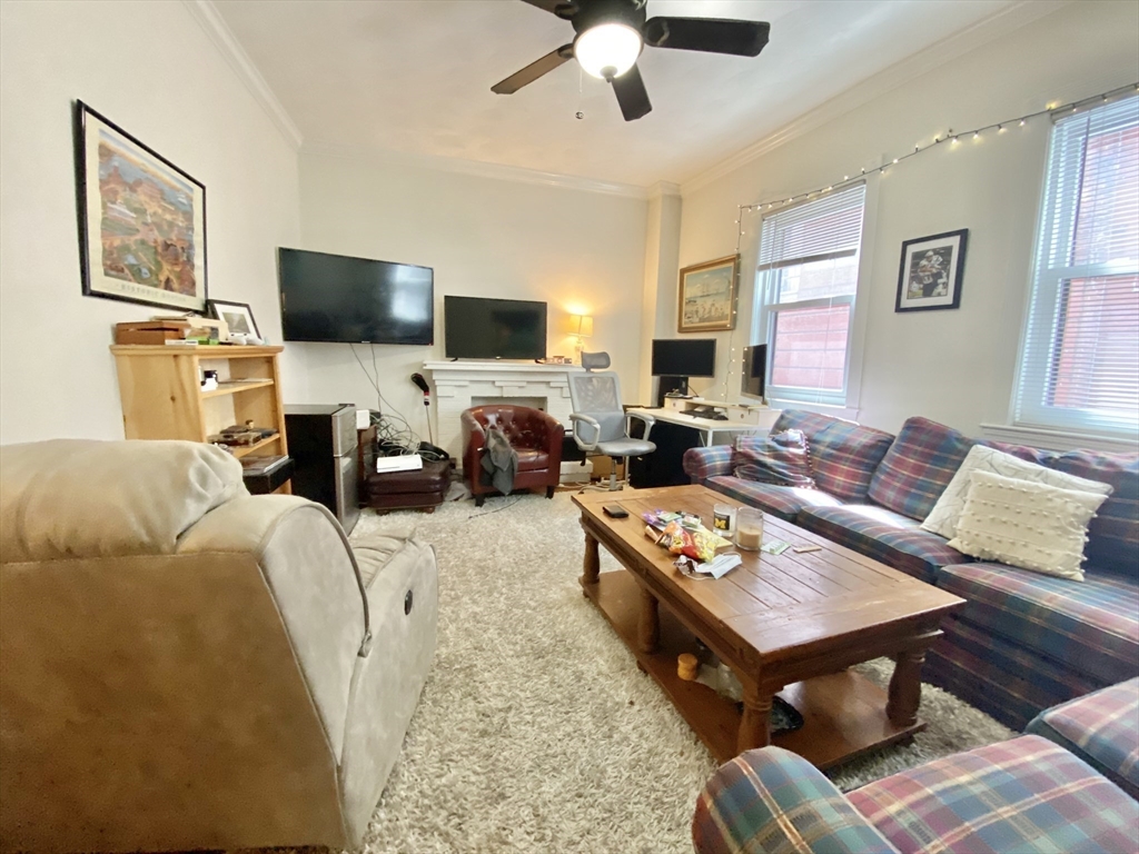 3 bed, 1 bath apartment for rent at 155 Salem St Unit 1, North End — photo 2 of 18