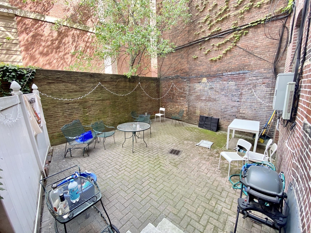 3 bed, 1 bath apartment for rent at 155 Salem St Unit 1, North End — photo 16 of 18