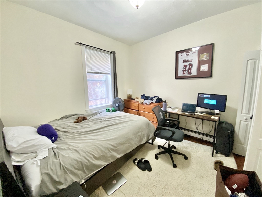 3 bed, 1 bath apartment for rent at 155 Salem St Unit 1, North End — photo 9 of 18