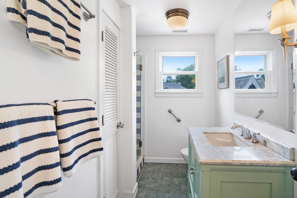4 bed, 2 bath apartment for rent at 155 Skiff Ave, Tisbury — photo 18 of 21