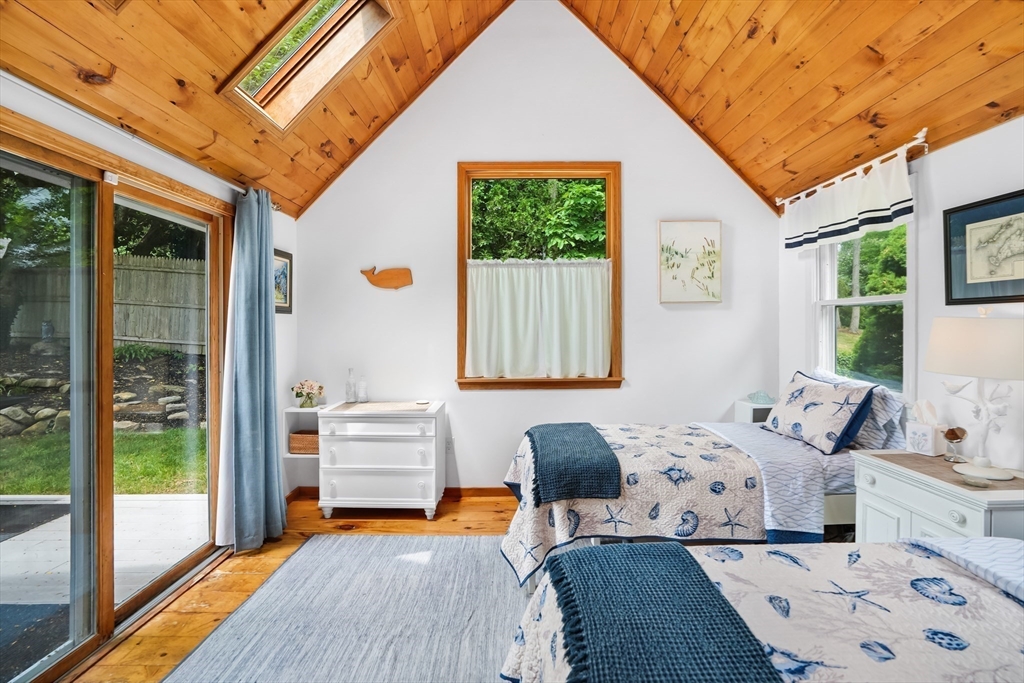 4 bed, 2 bath apartment for rent at 155 Skiff Ave, Tisbury — photo 14 of 21