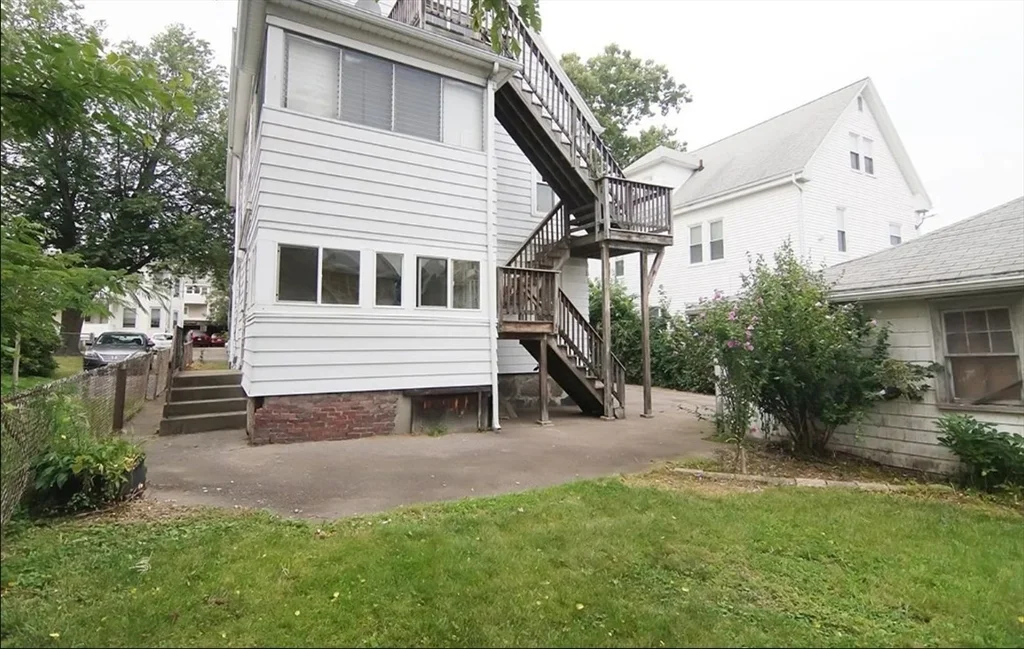 1 bed, 1 bath apartment for rent at 155 Spruce St Unit 3, Watertown — photo 11 of 12