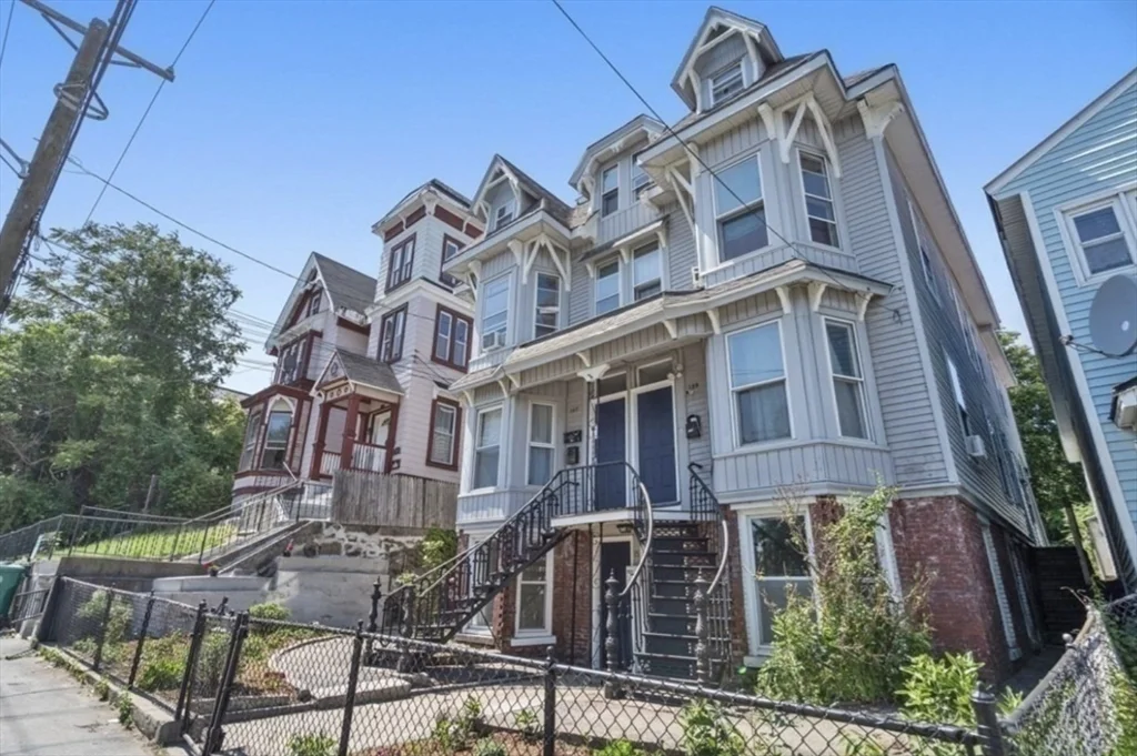 3 bed, 1 bath apartment for rent at 155 Summer St Unit 155, Lowell — photo 23 of 24
