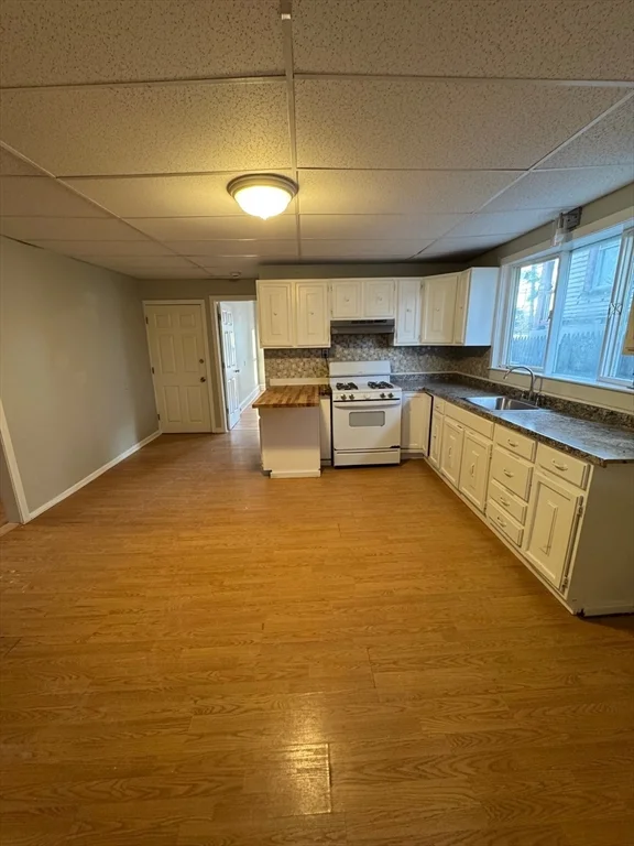 3 bed, 1 bath apartment for rent at 155 Summer St Unit 155, Lowell — photo 6 of 24
