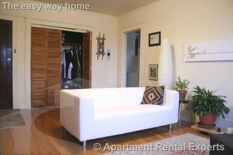 1 bed, 1 bath apartment for rent at 155 Summer St Unit 15R, Spring Hill