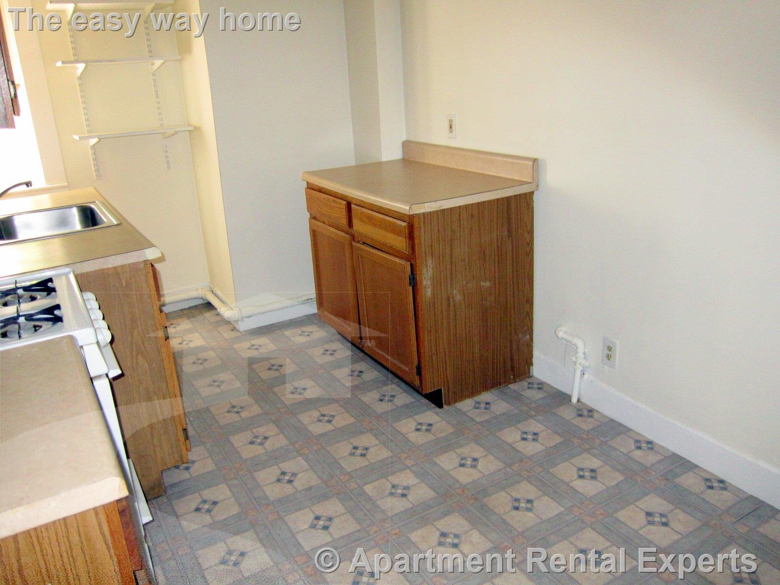 2 bed, 1 bath apartment for rent at 155 Summer St Unit 1B, Spring Hill — photo 5 of 9