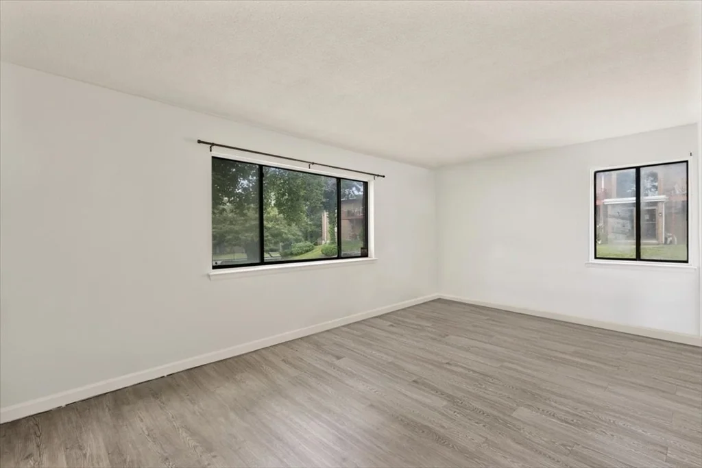 3 bed, 2 bath apartment for rent at 1550 Fall River Ave Unit 2, Seekonk — photo 8 of 10