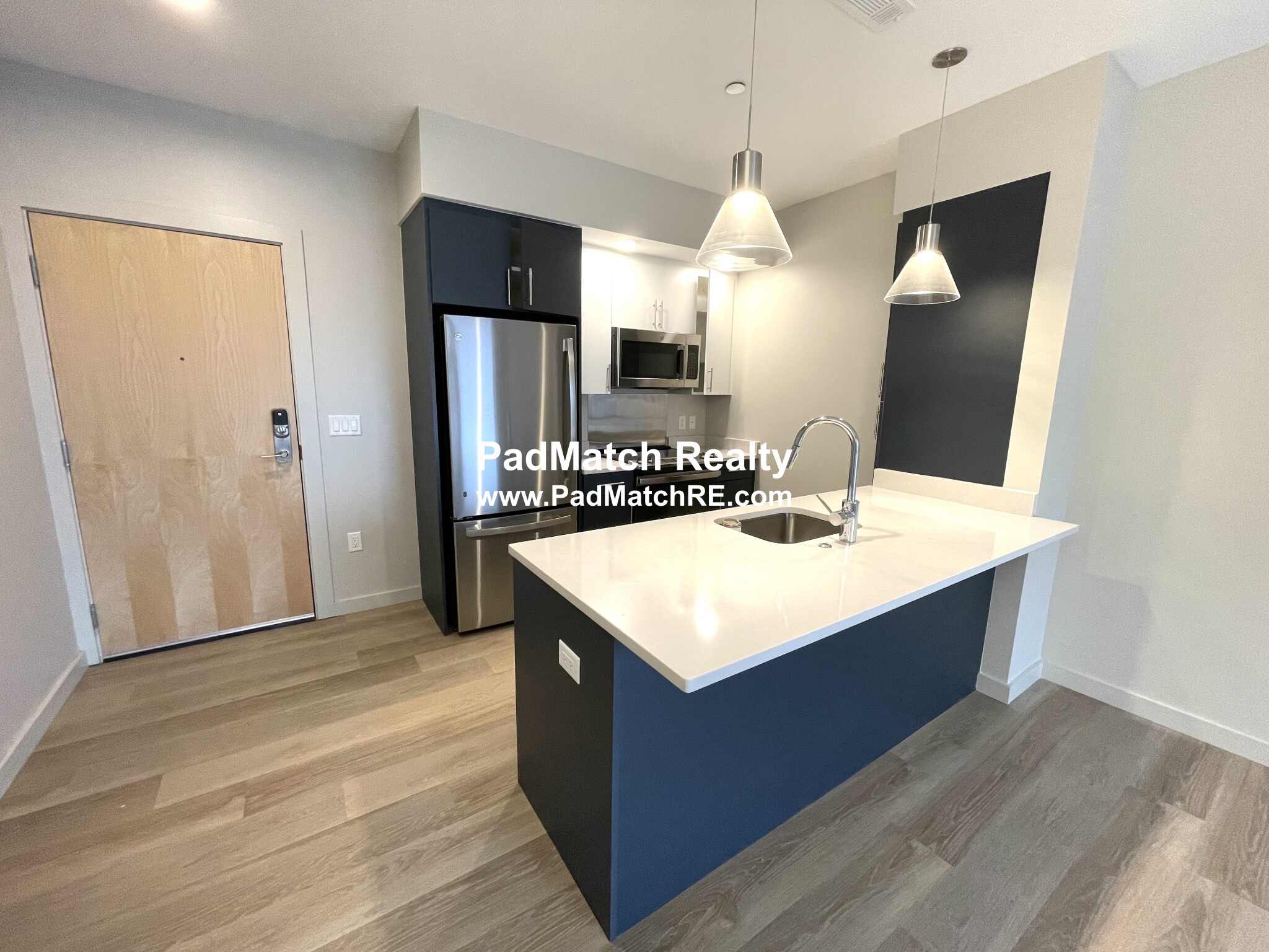 1 bed, 1 bath apartment for rent at 1550 Soldiers Field Rd Unit 6200, Brighton — photo 3 of 24
