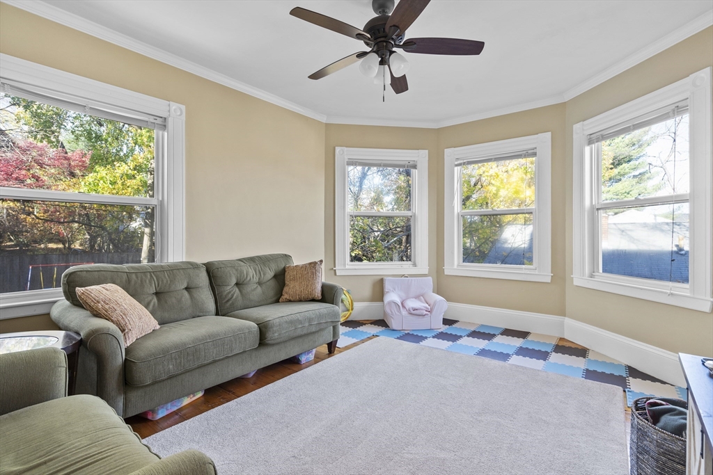 3 bed, 1 bath apartment for rent at 1551 Centre St Unit 2, West Roxbury — photo 6 of 19