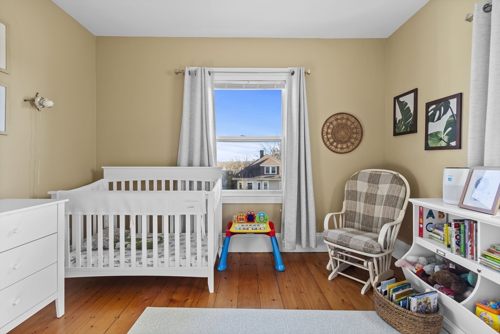 3 bed, 1 bath apartment for rent at 1551 Centre St Unit 2, West Roxbury — photo 8 of 19