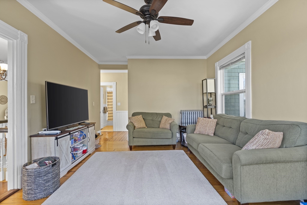 3 bed, 1 bath apartment for rent at 1551 Centre St Unit 2, West Roxbury — photo 5 of 19