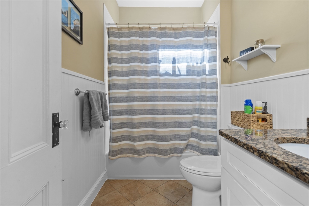 3 bed, 1 bath apartment for rent at 1551 Centre St Unit 2, West Roxbury — photo 11 of 19