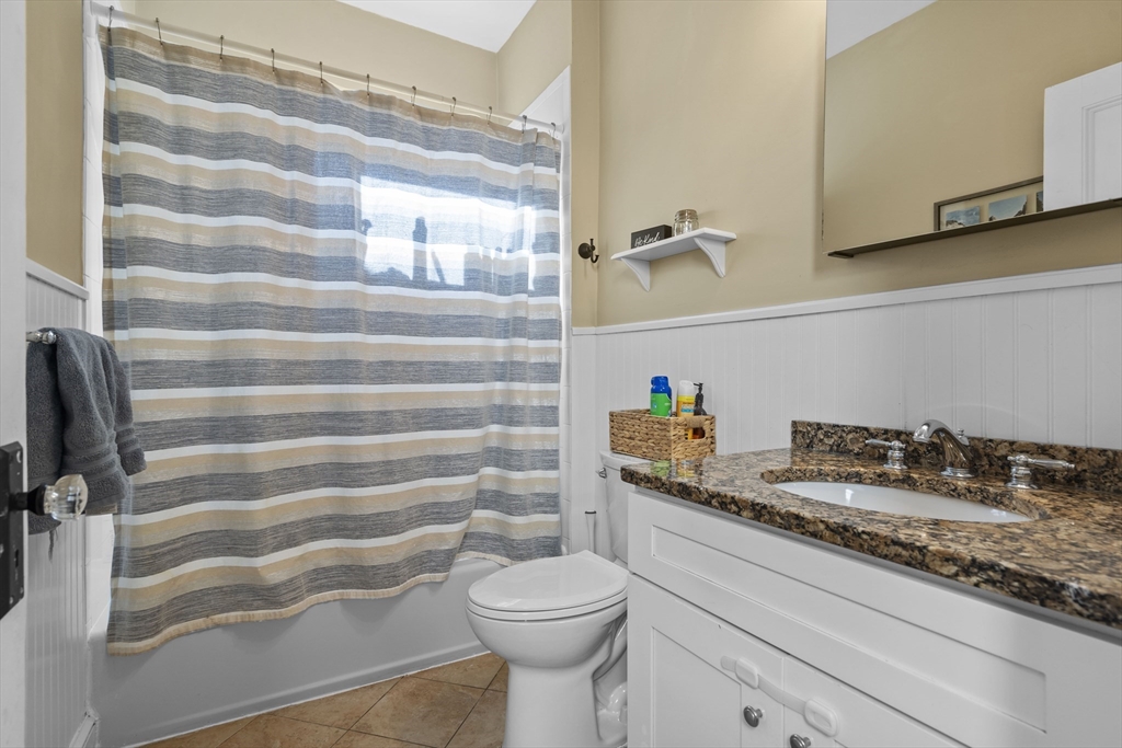 3 bed, 1 bath apartment for rent at 1551 Centre St Unit 2, West Roxbury — photo 10 of 19