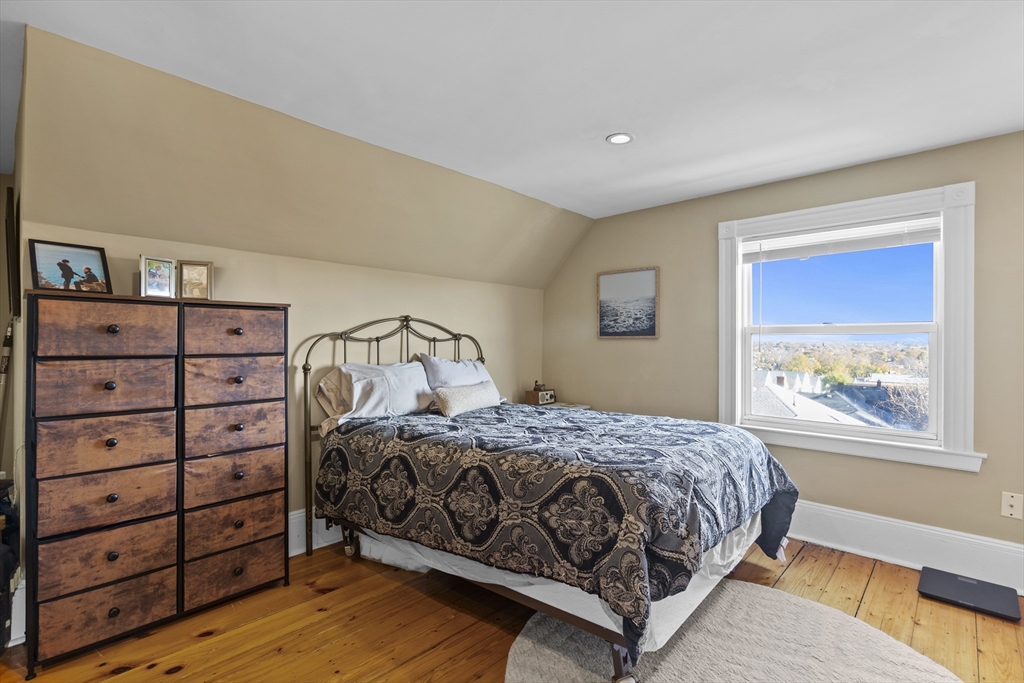 3 bed, 1 bath apartment for rent at 1551 Centre St Unit 2, West Roxbury — photo 12 of 19