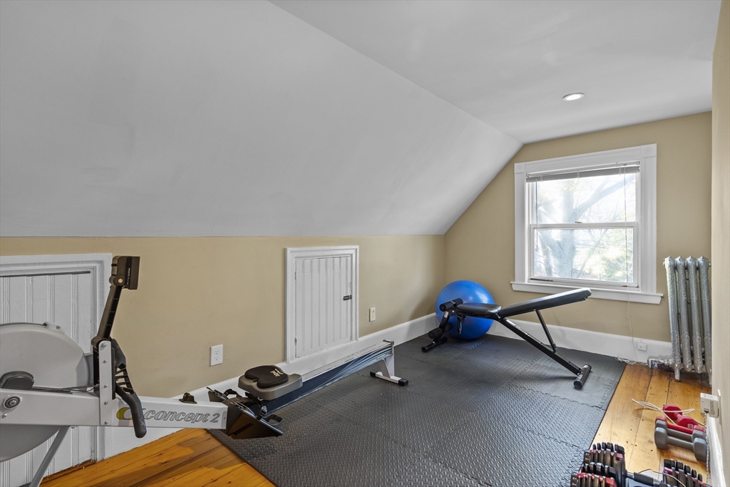 3 bed, 1 bath apartment for rent at 1551 Centre St Unit 2, West Roxbury — photo 13 of 19