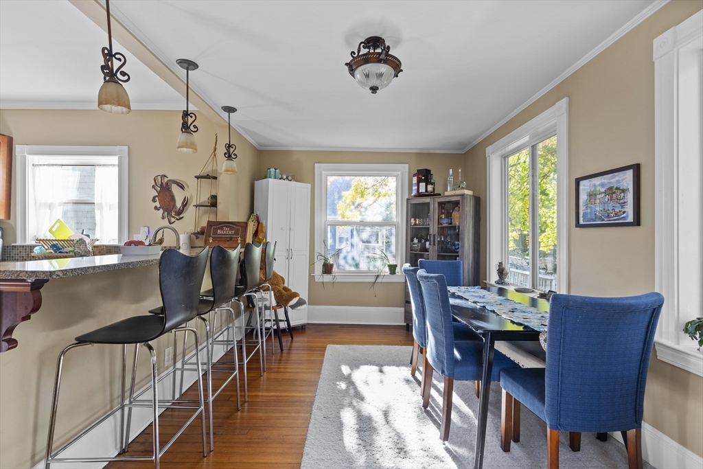 3 bed, 1 bath apartment for rent at 1551 Centre St Unit 2, West Roxbury — photo 4 of 19