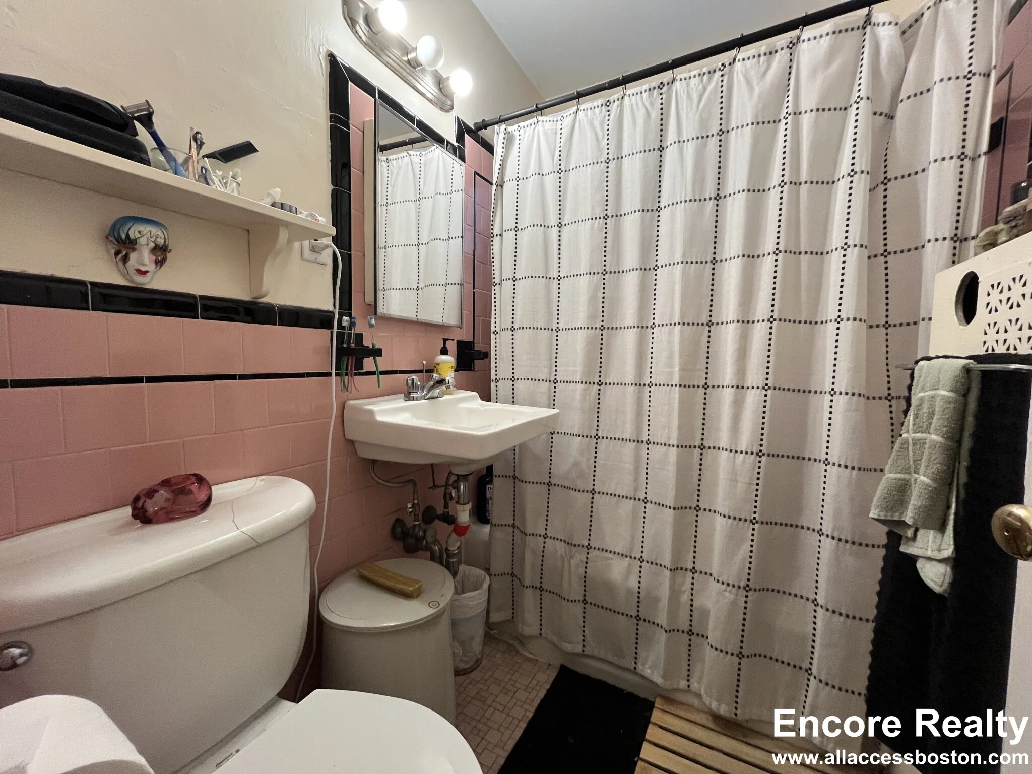 1 bed, 1 bath apartment for rent at 1555 Beacon St Unit 11, Brookline — photo 8 of 35