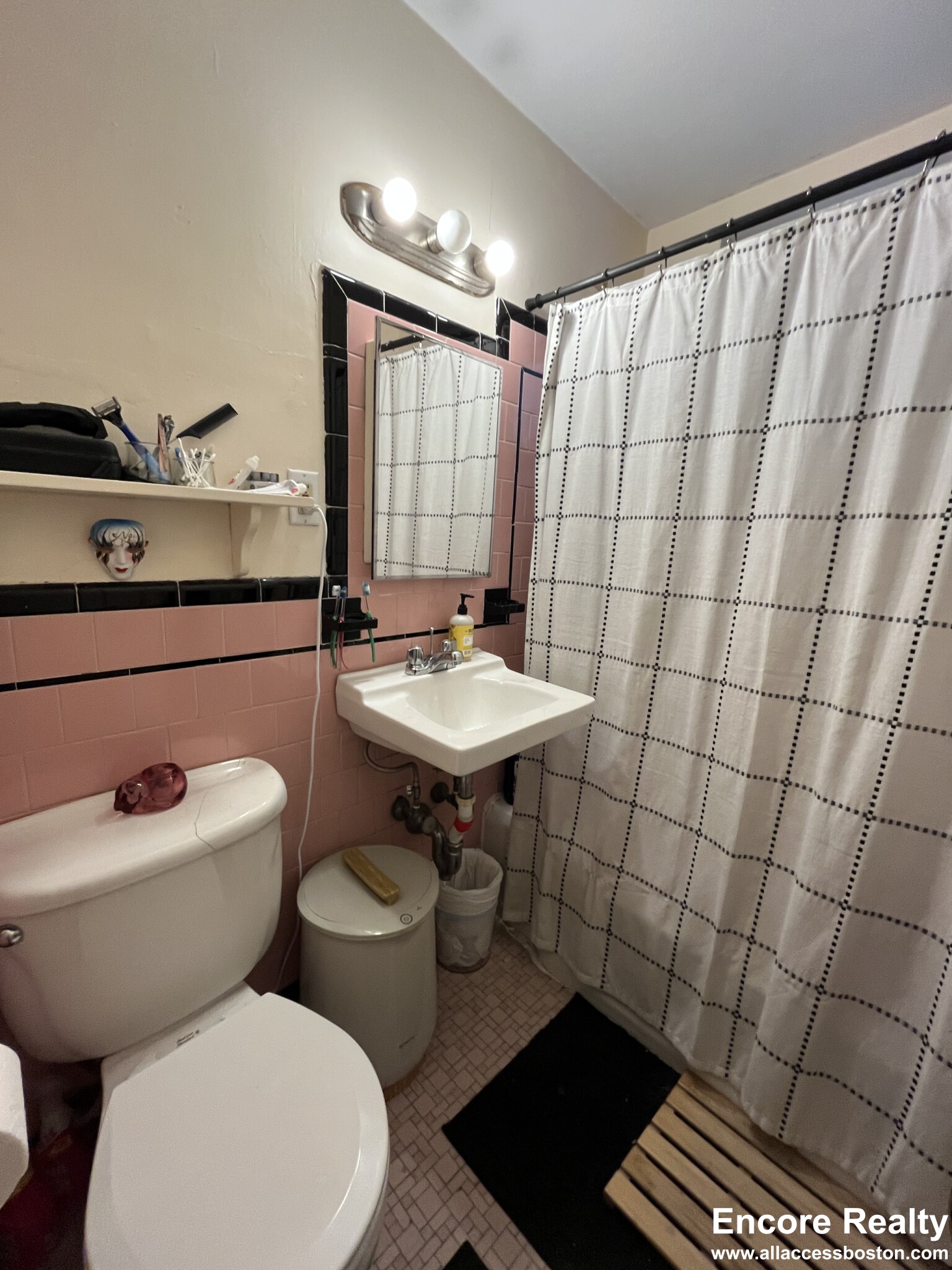 1 bed, 1 bath apartment for rent at 1555 Beacon St Unit 1B, Brookline — photo 7 of 35