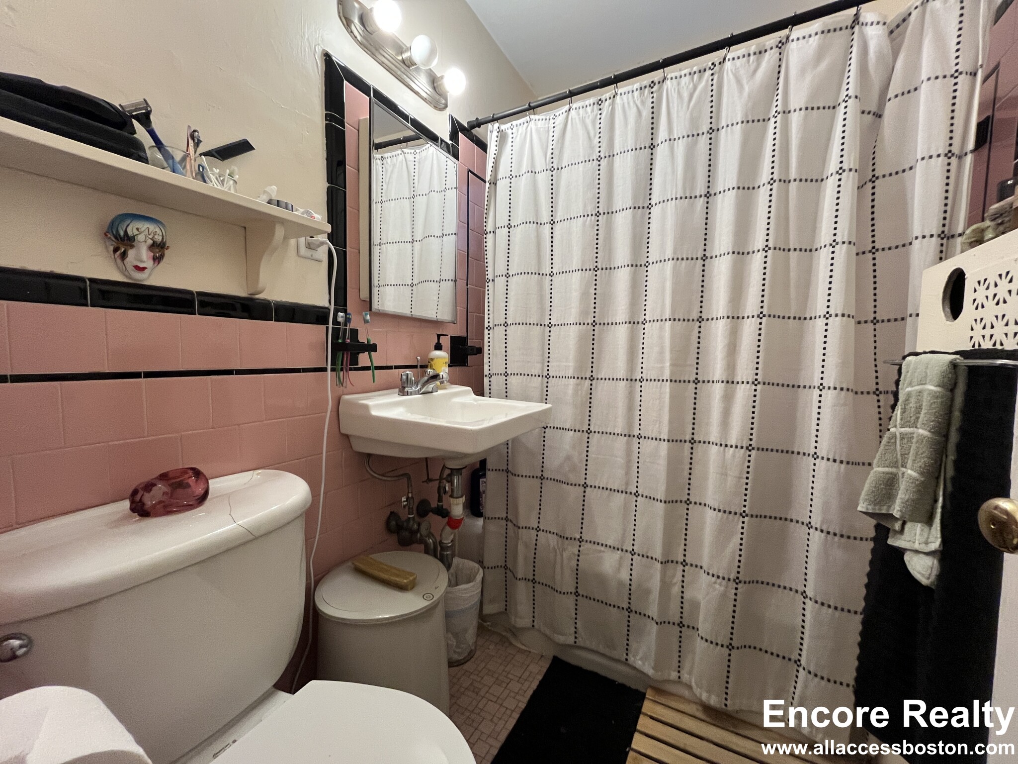 1 bed, 1 bath apartment for rent at 1555 Beacon St Unit 1B, Brookline — photo 8 of 35