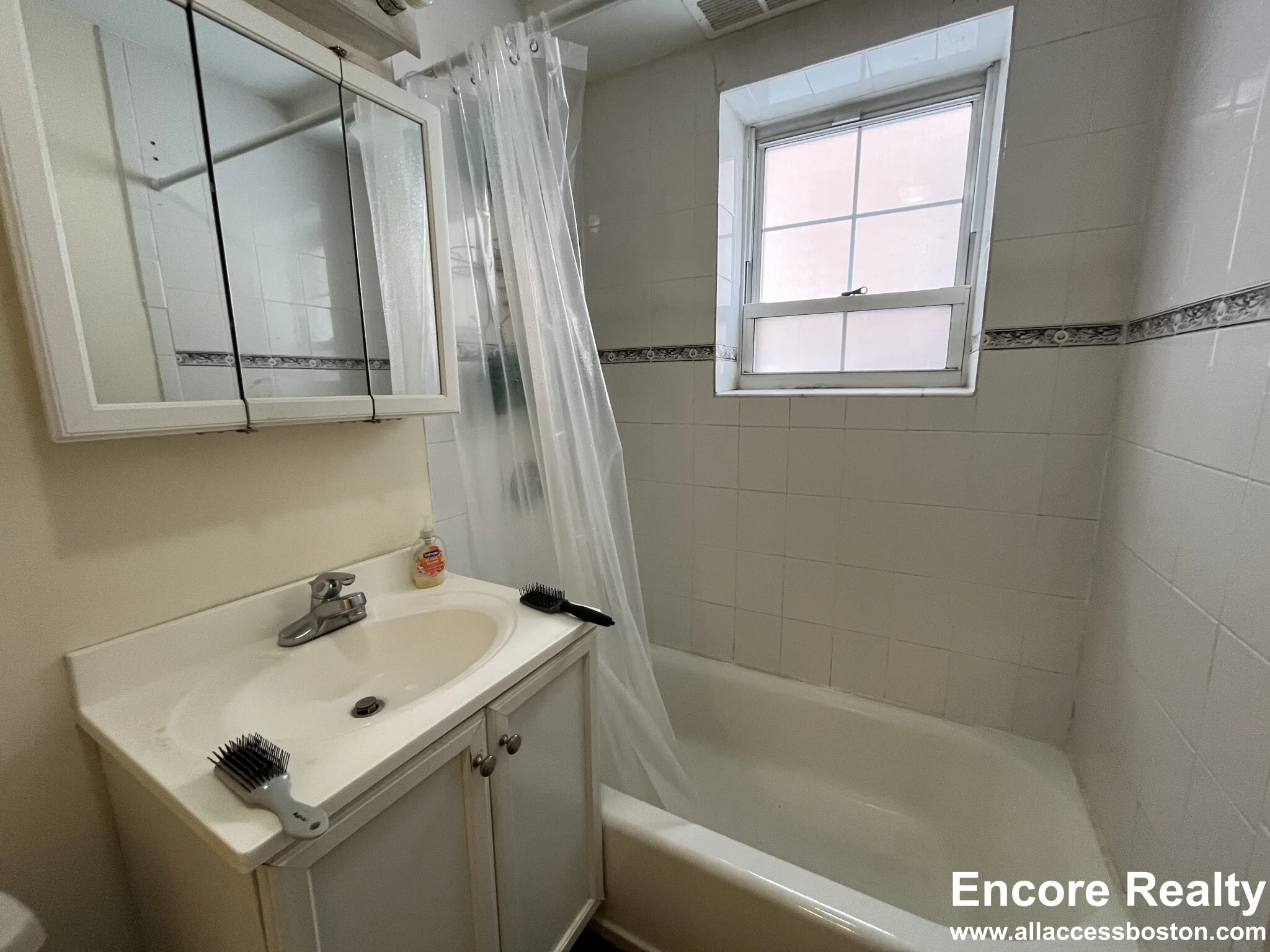 1 bed, 1 bath apartment for rent at 1555 Beacon St Unit 22, Brookline — photo 6 of 41