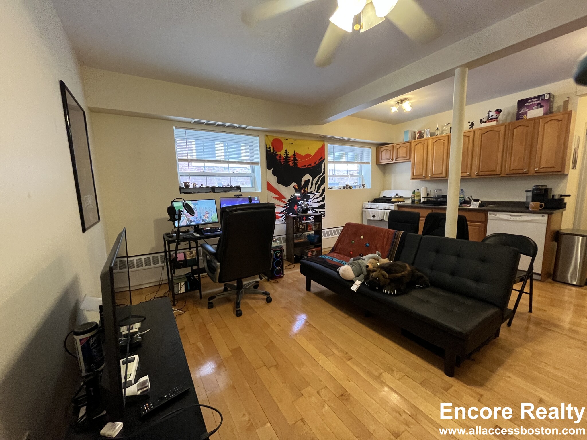 1 bed, 1 bath apartment for rent at 1555 Beacon St Unit 2B, Brookline — photo 2 of 41