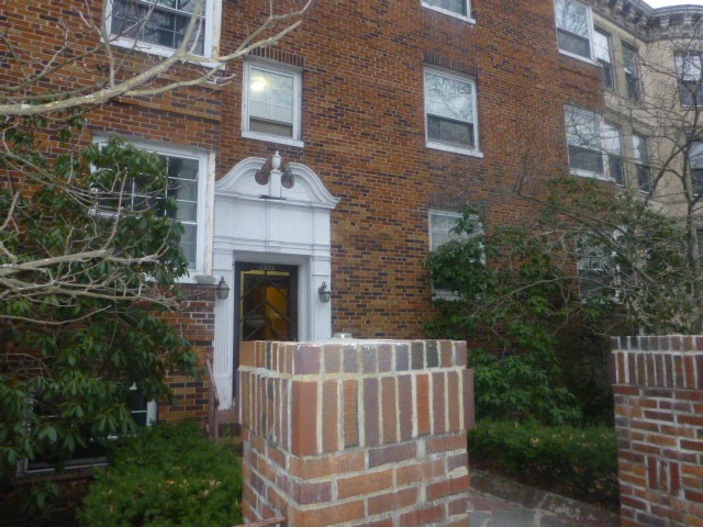 2 bed, 1 bath apartment for rent at 1555 Beacon St Unit 8, Brookline — photo 16 of 17