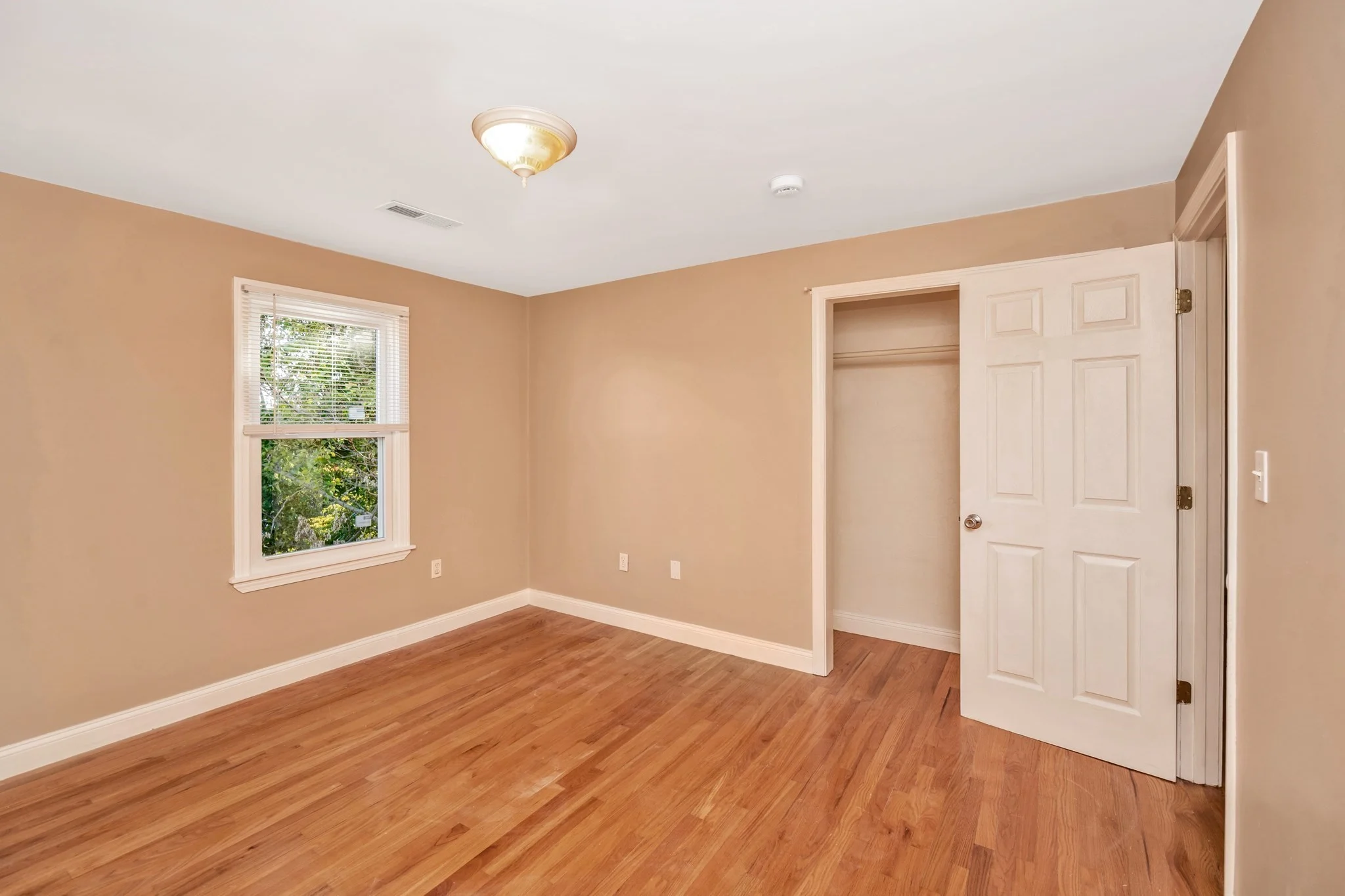 2 bed, 1 bath apartment for rent at 1557 Blue Hill Ave Unit 3, Mattapan — photo 6 of 8