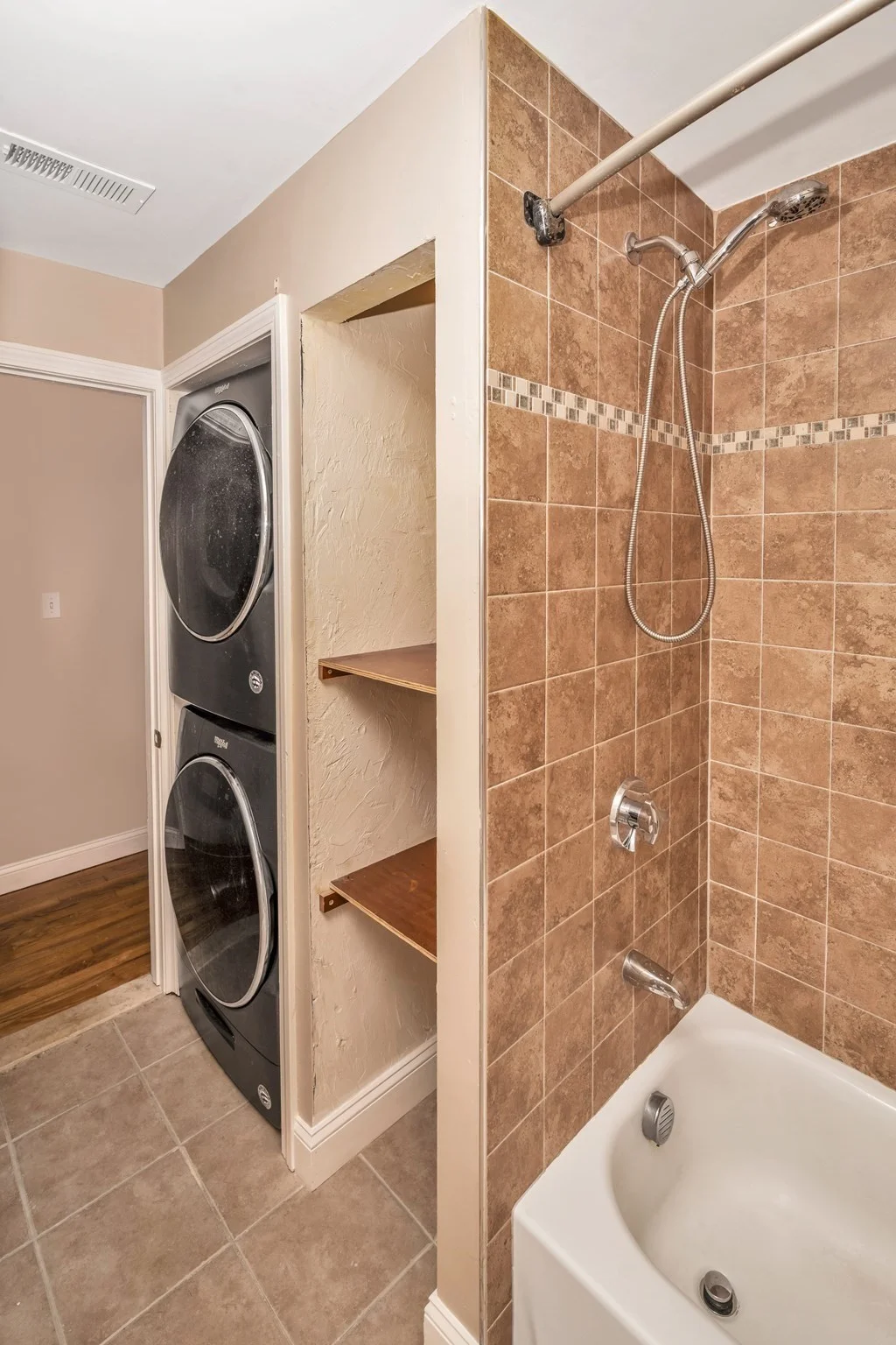 2 bed, 1 bath apartment for rent at 1557 Blue Hill Ave Unit 3, Mattapan — photo 4 of 8