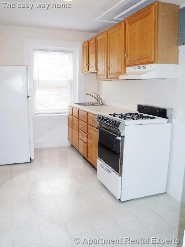 2 bed, 1 bath apartment for rent at 156-158 Summer St Unit B3, Spring Hill — photo 7 of 8
