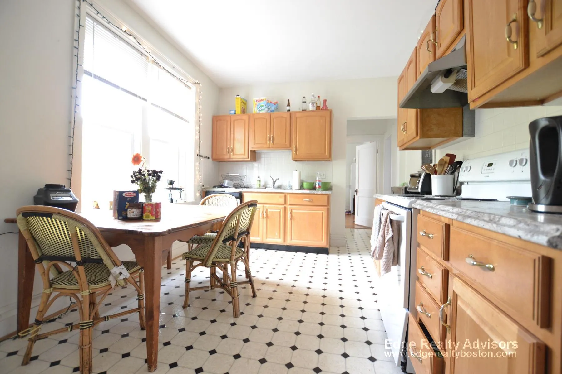 4 bed, 2 bath apartment for rent at 156 Coolidge St Unit 3, Washington Square — photo 4 of 13