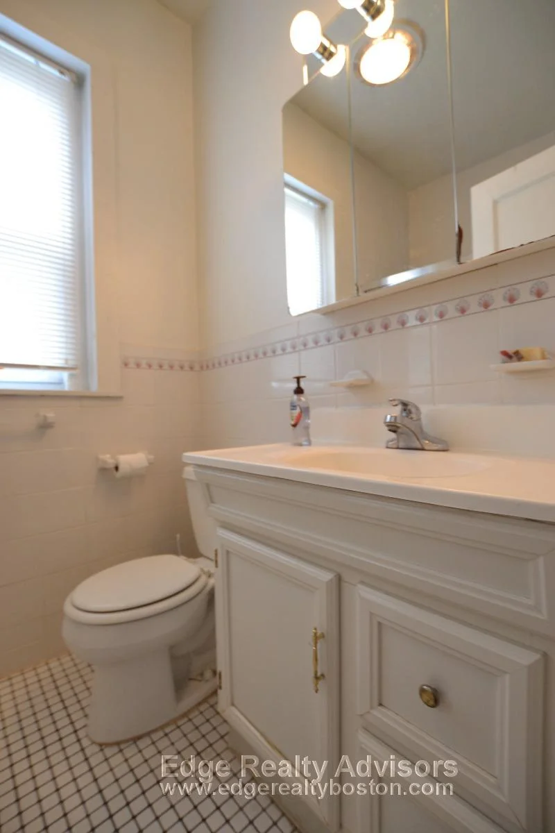 4 bed, 2 bath apartment for rent at 156 Coolidge St Unit 3, Washington Square — photo 12 of 13