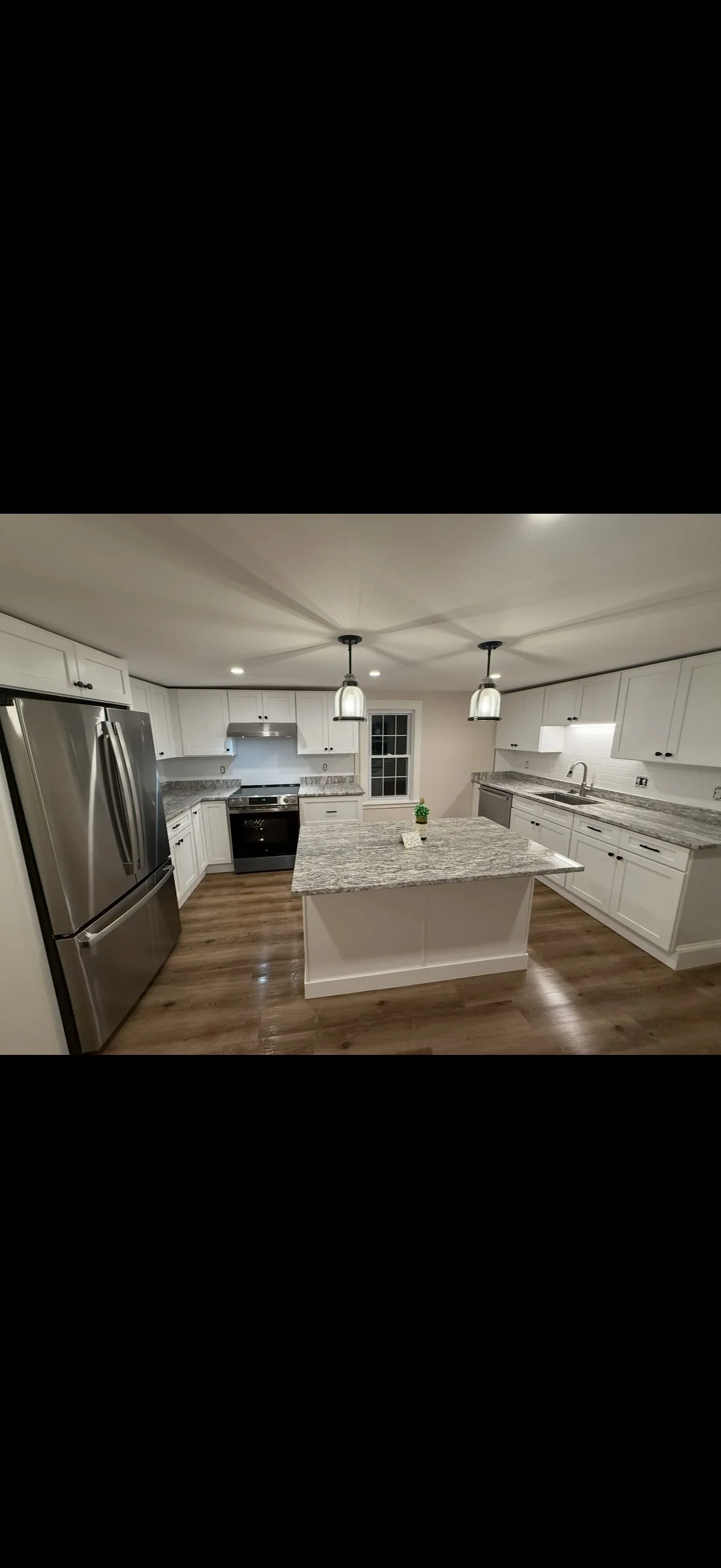 2 bed, 1 bath apartment for rent at 156 Elm Unit 2, Amesbury — photo 5 of 11
