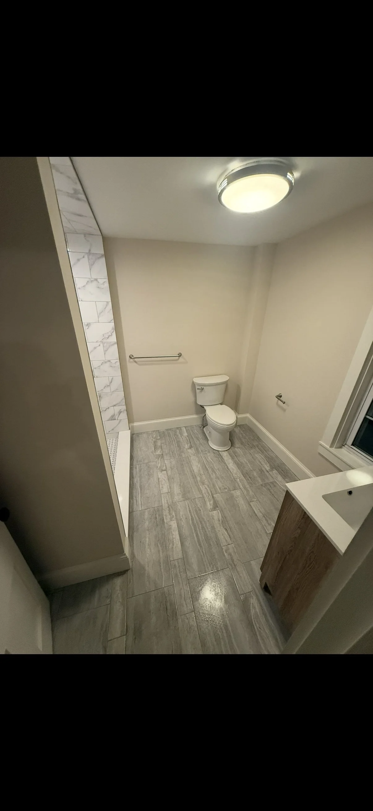 2 bed, 1 bath apartment for rent at 156 Elm Unit 2, Amesbury — photo 9 of 11