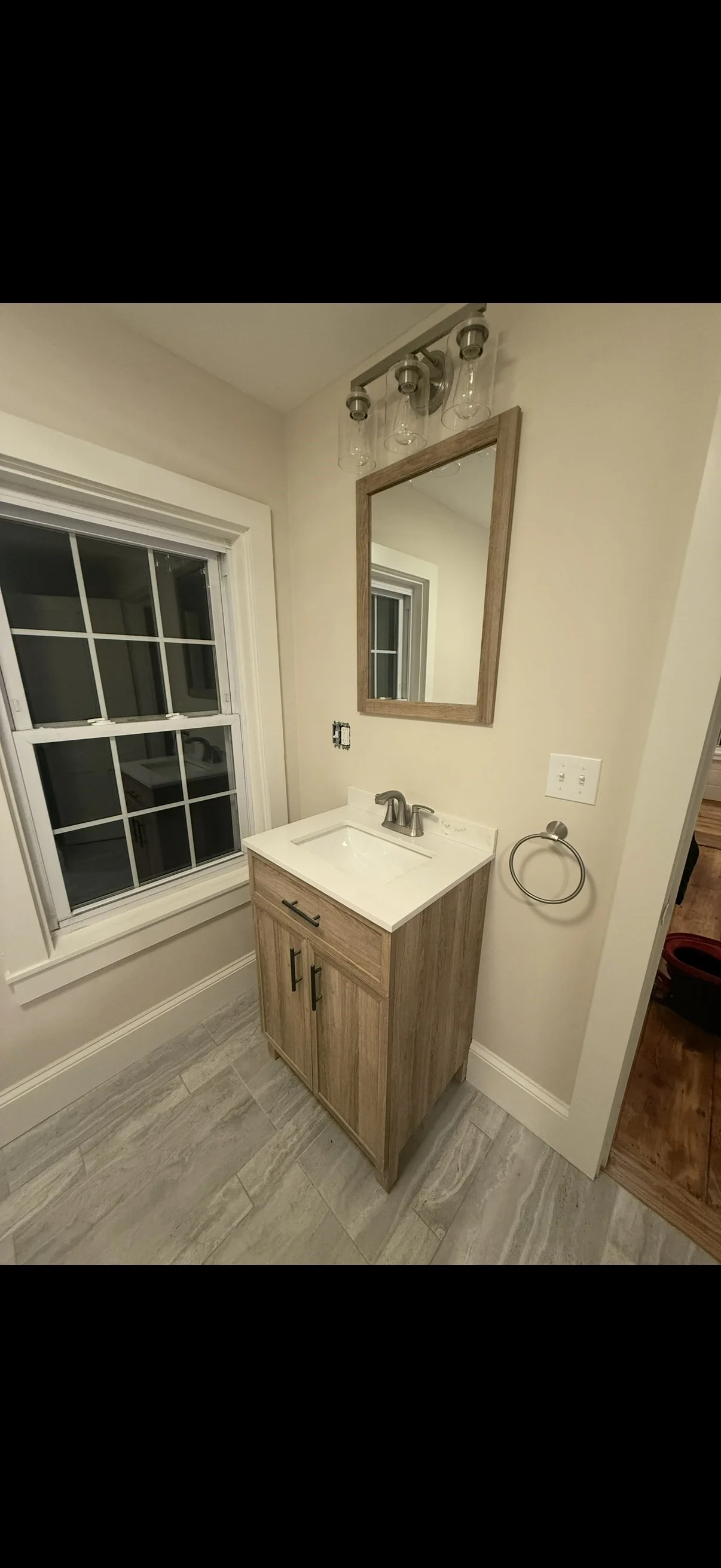 2 bed, 1 bath apartment for rent at 156 Elm Unit 2, Amesbury — photo 8 of 11