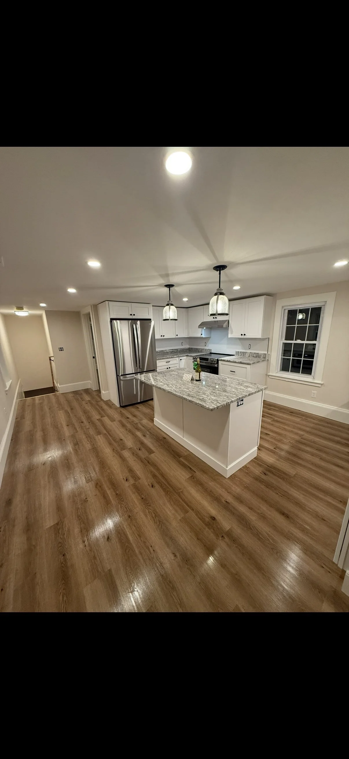 2 bed, 1 bath apartment for rent at 156 Elm Unit 2, Amesbury