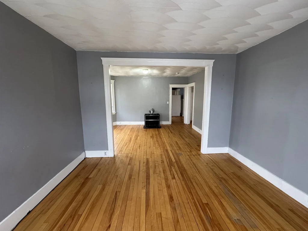 3 bed, 1 bath apartment for rent at 156 Fairmont Ave Unit 2, Worcester — photo 5 of 18