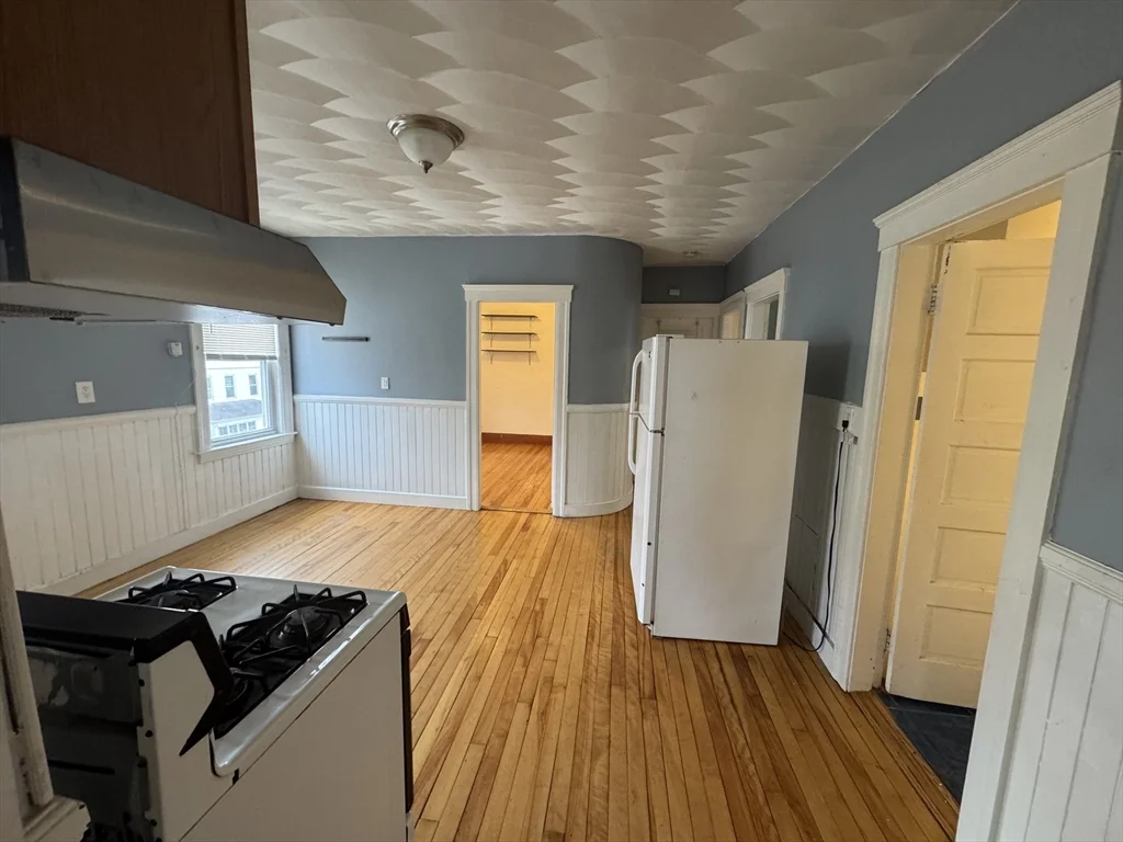 3 bed, 1 bath apartment for rent at 156 Fairmont Ave Unit 2, Worcester — photo 13 of 18