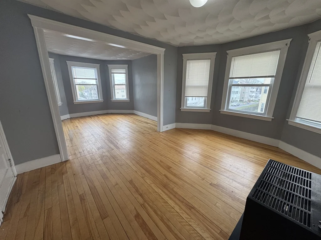 3 bed, 1 bath apartment for rent at 156 Fairmont Ave Unit 2, Worcester — photo 17 of 18