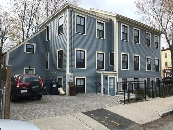 4 bed, 2 bath apartment for rent at 156 Hampshire St Unit 2, Cambridgeport — photo 3 of 24