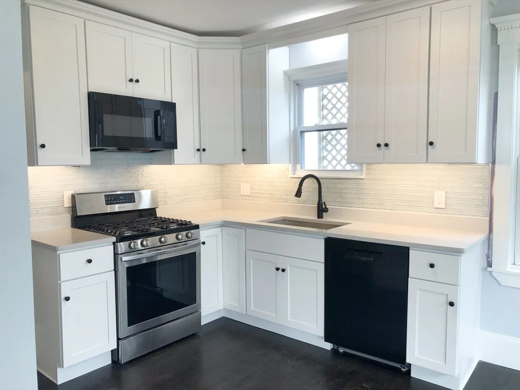 3 bed, 1 bath apartment for rent at 156 Homes Ave Unit 2, Dorchester — photo 4 of 20
