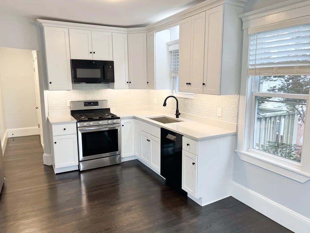 3 bed, 1 bath apartment for rent at 156 Homes Ave Unit 2, Dorchester — photo 3 of 20