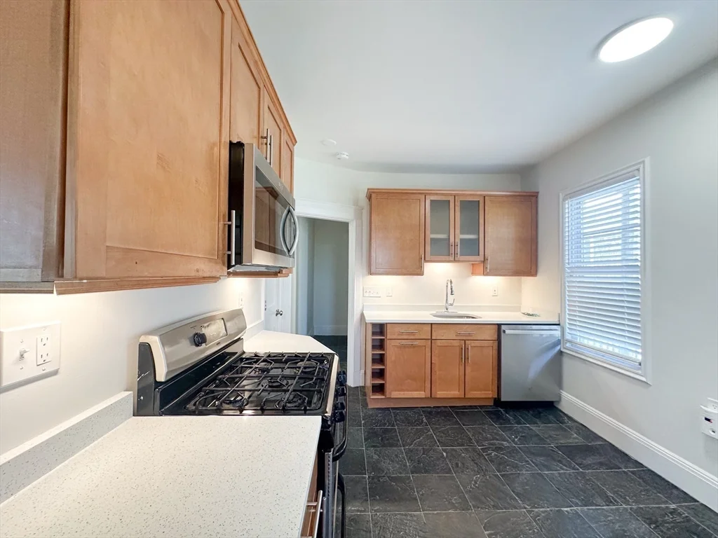 3 bed, 1 bath apartment for rent at 156 Homes Ave Unit 3, Dorchester — photo 3 of 20